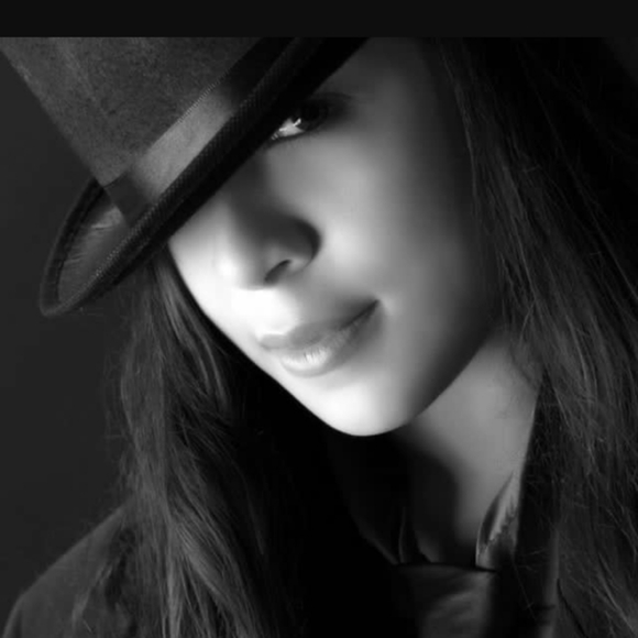 VVV | ALI & KO - Picture 2 of 6